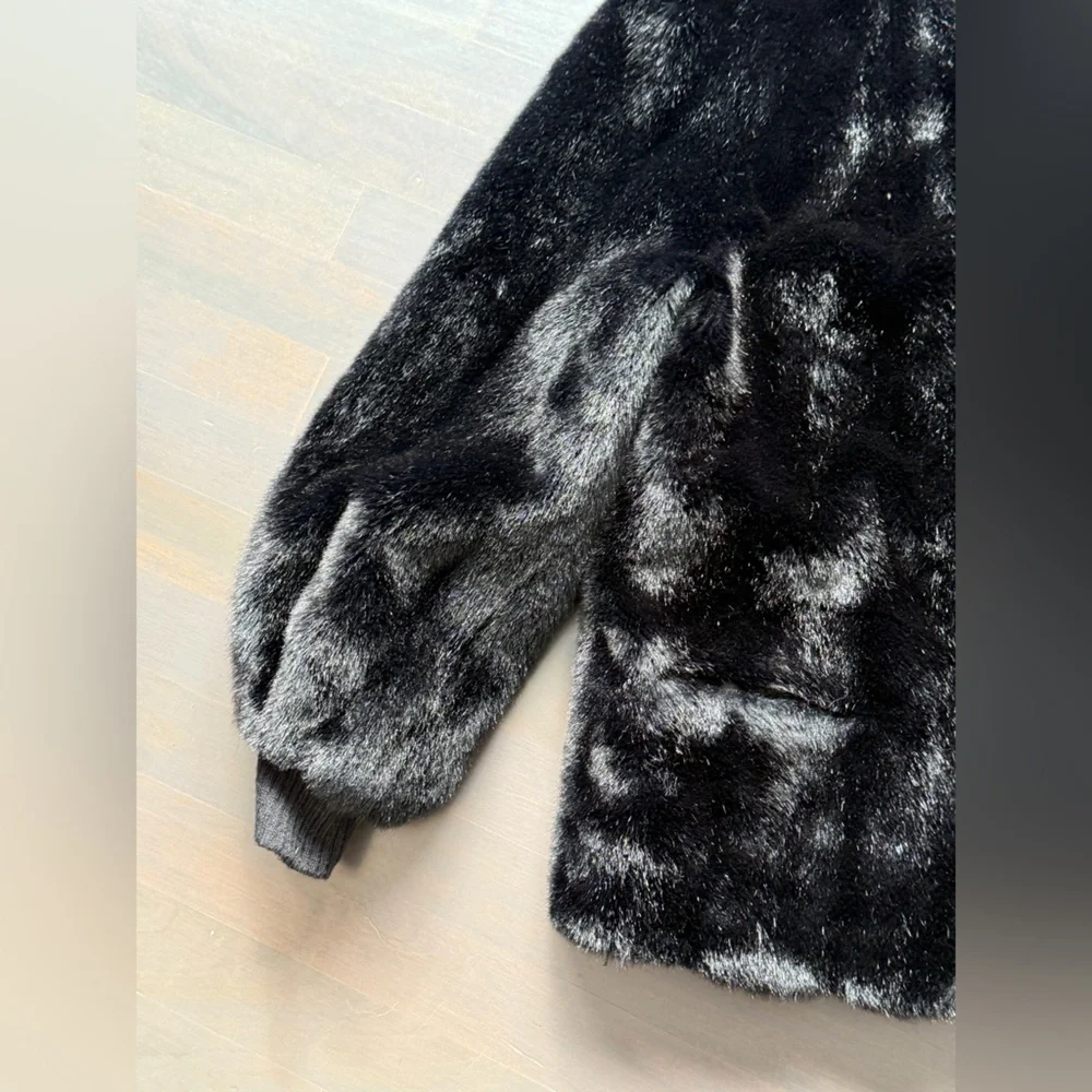 Lilli Ann vintage black faux fur bomber jacket luxurious